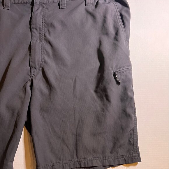 Wrangler Men 46 Gray Outdoor Cargo Shorts Hiking Elastic Waist Zip Pockets (K) - Picture 2 of 6